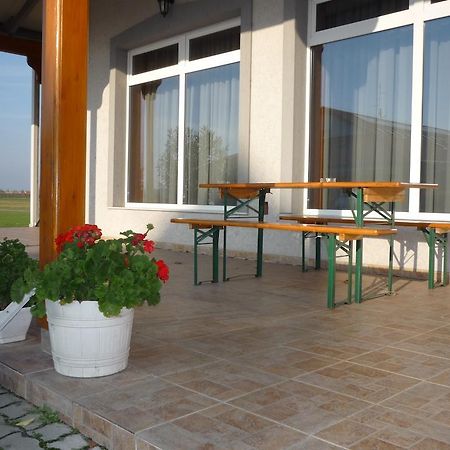 Aero Hotel & Etterem Jakabszallas Экстерьер фото